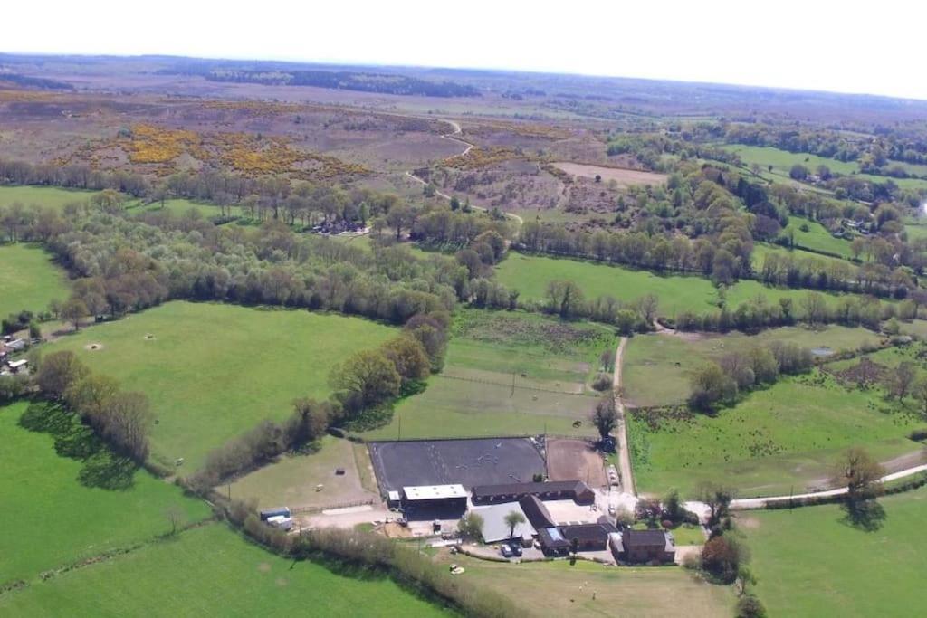 Arniss Farmhouse Fordingbridge Exterior photo